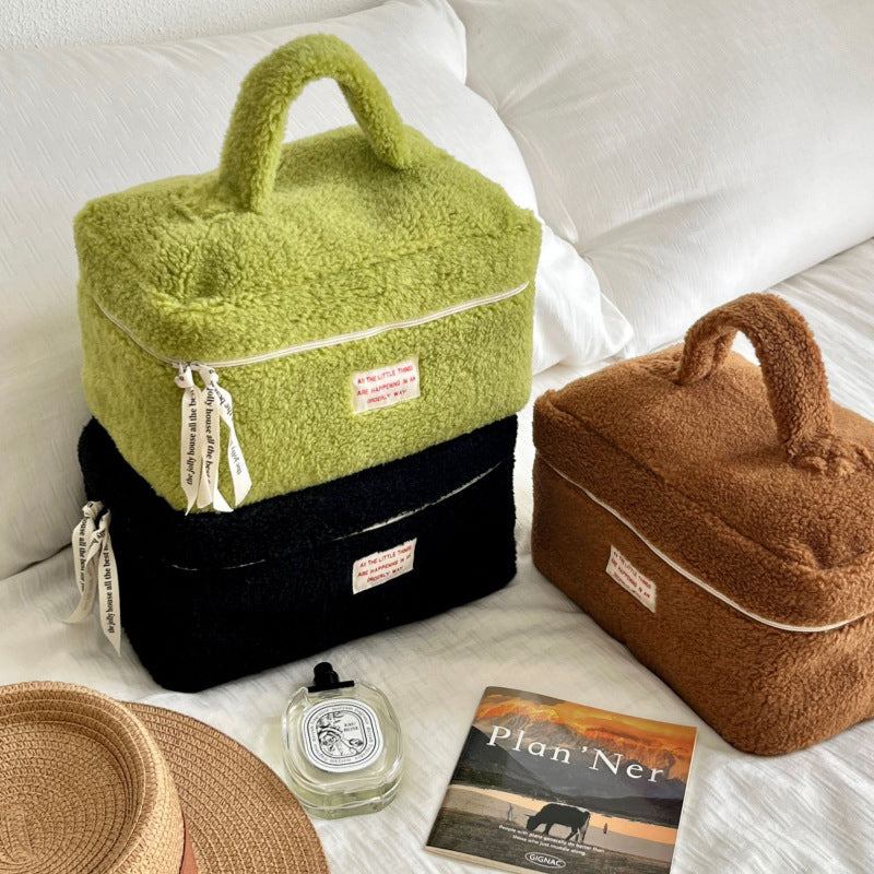 Bolsa de cosméticos de felpa con cremallera de moda para mujer
