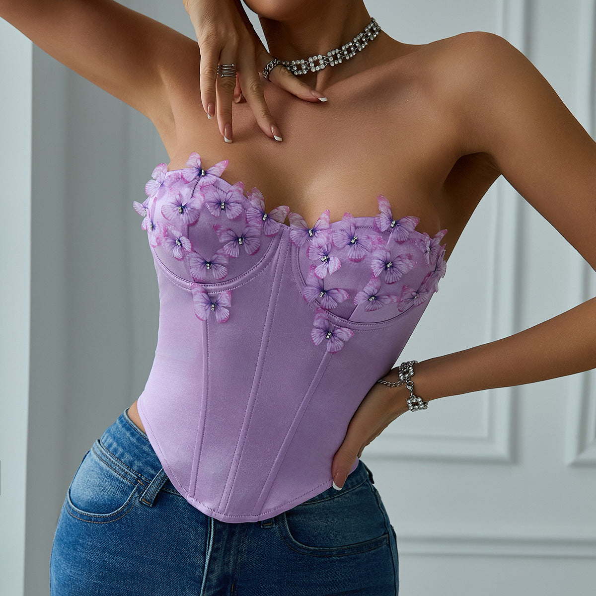 Top corsé sin tirantes de satén con diseño de mariposa para mujer