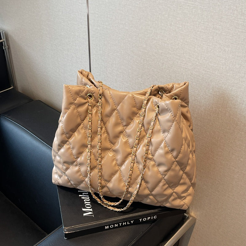 Sac fourre-tout décontracté de grande capacité avec détail de chaîne