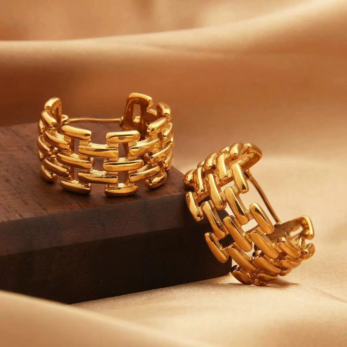 Women Fashion Twist Chain Braided Circle Earrings Zinc Alloy