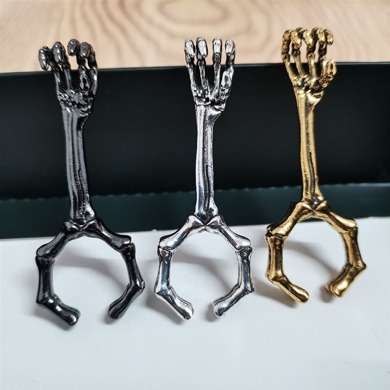 Soporte para anillo de fumar con forma de hueso de mano de esqueleto de Halloween