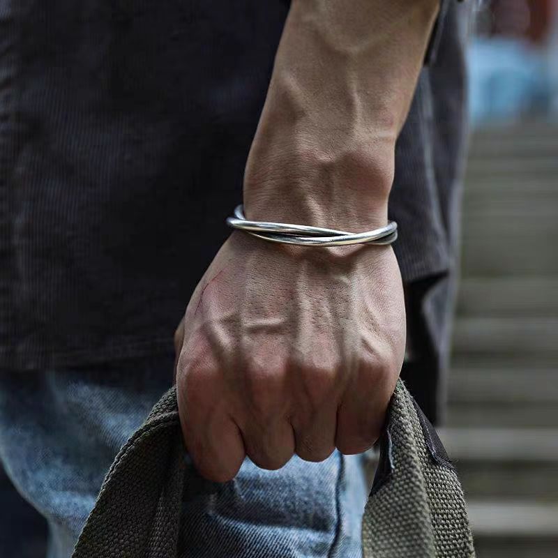 Men Fashion Simple Twist Bracelet Alloy Geometric Style