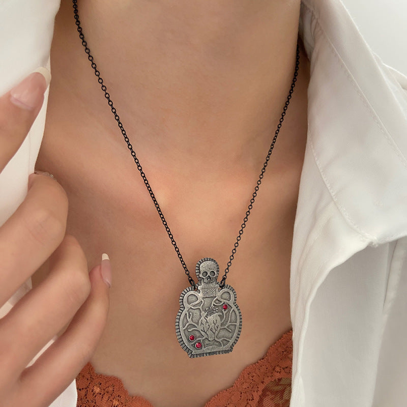 Collar con colgante de corazón y calavera vintage para mujer de Halloween