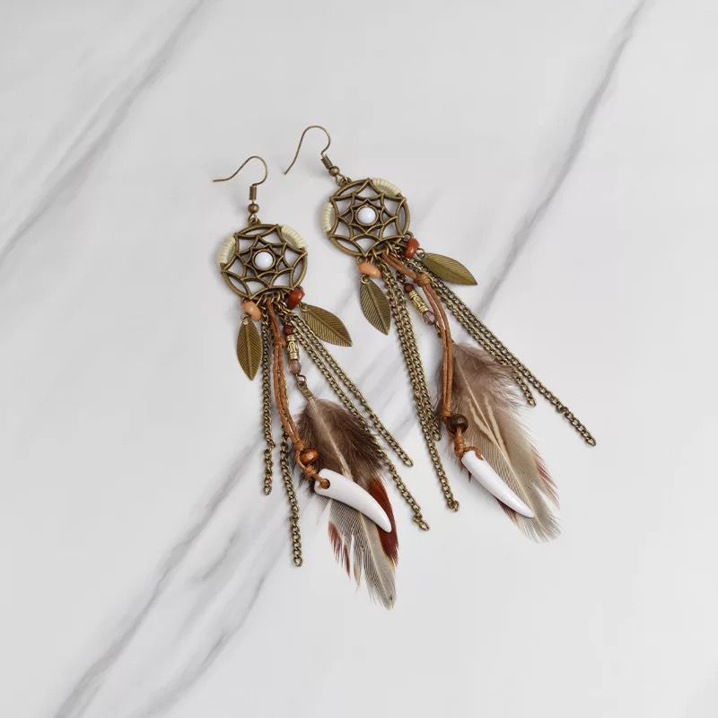 Pendientes bohemios hechos a mano con borlas de plumas huecas