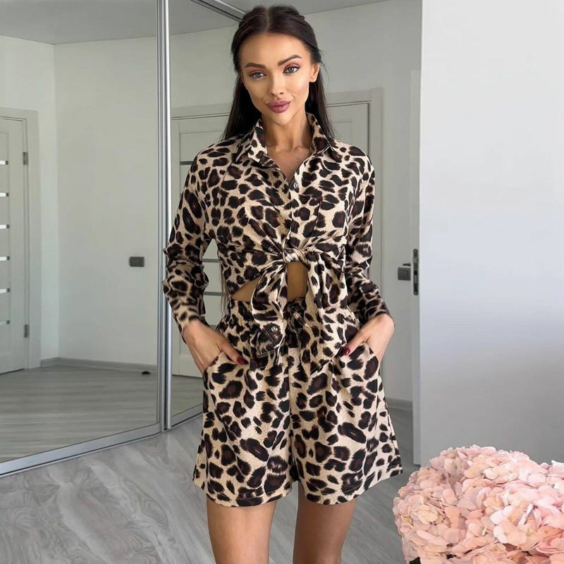 Conjunto de cárdigan de manga larga y pantalones cortos con estampado de leopardo