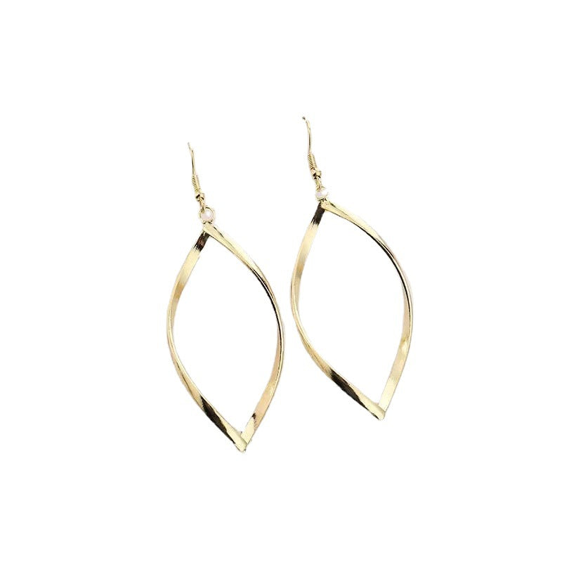 Women Fashion Simple Drop Earrings in Silver