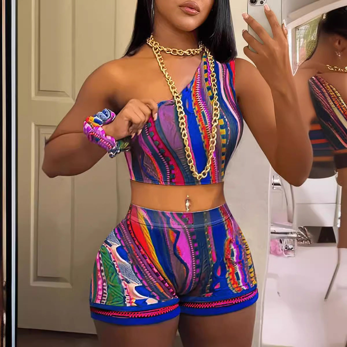 Conjunto de top corto y pantalones cortos de un solo hombro con estampado sexy para mujer