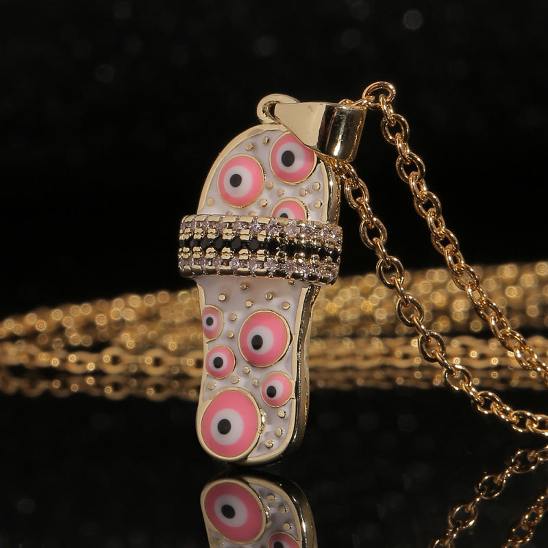 Collar con colgante de zapatilla de ojo malvado para mujer