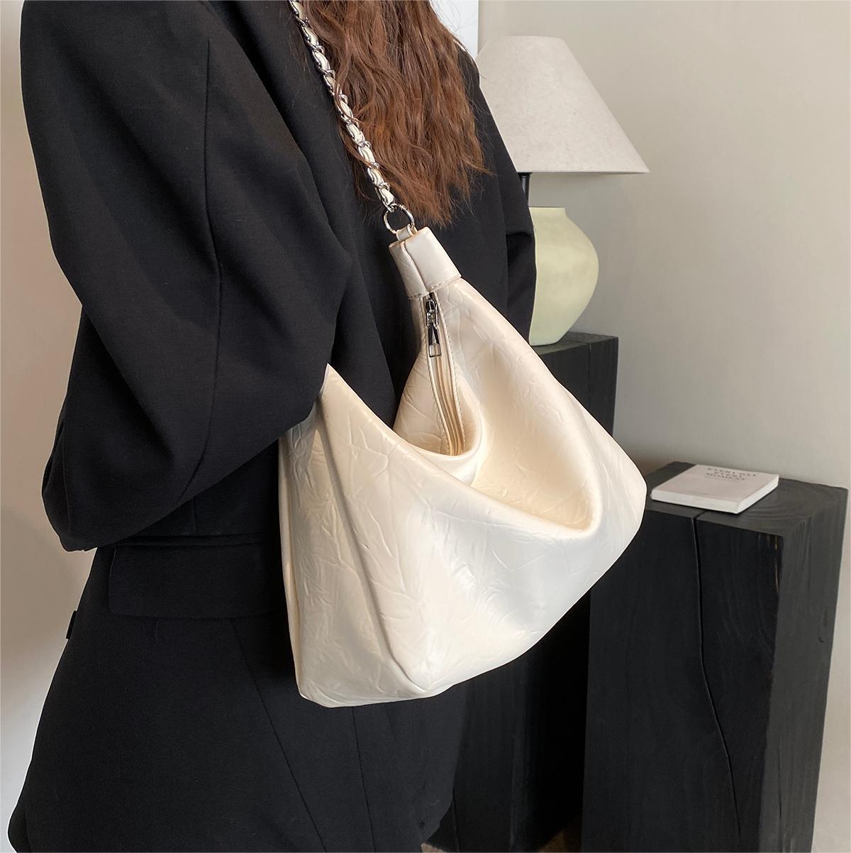 Bolso de hombro con cadena de gran capacidad, sencillo y de color sólido