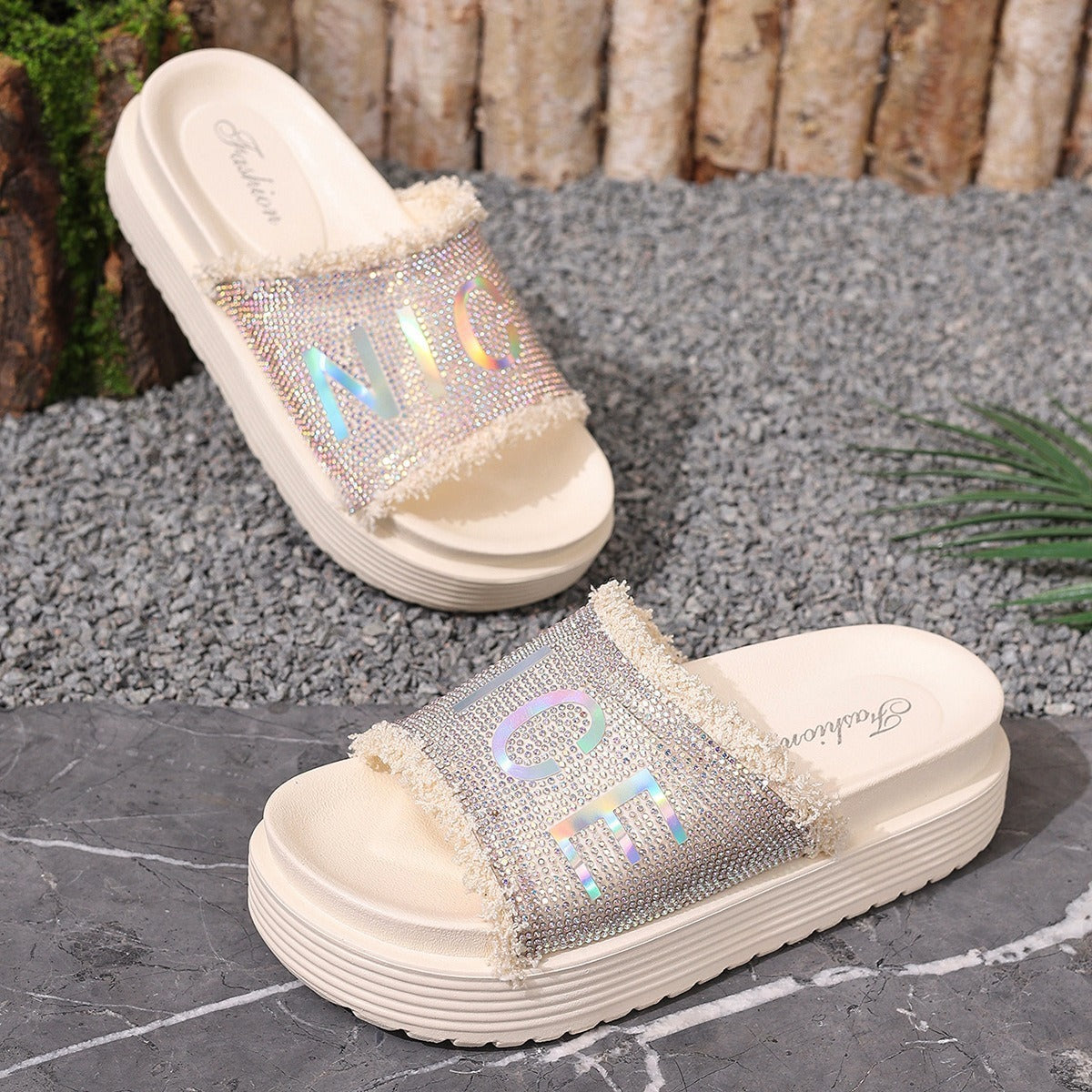 Pantuflas de plataforma con diamantes de imitación y punta redonda