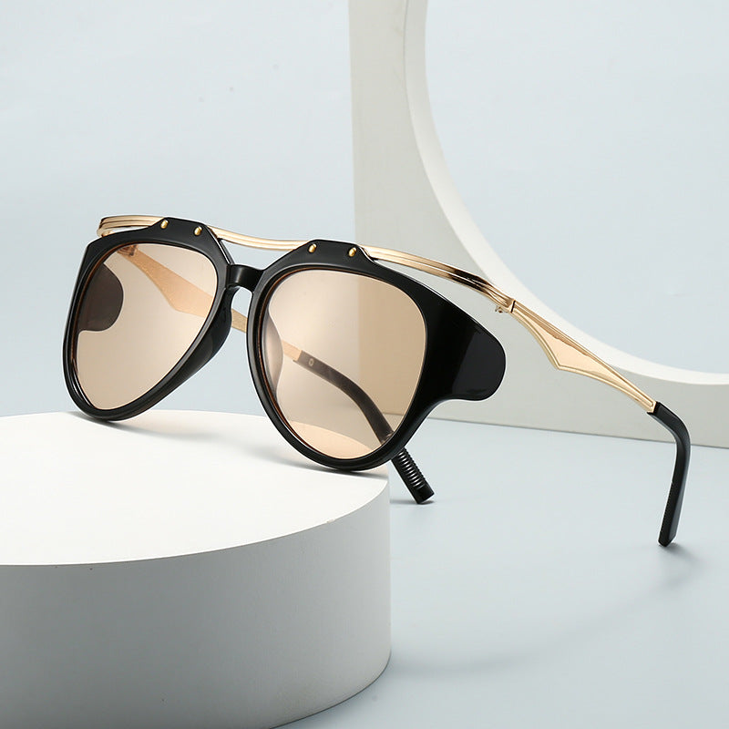 Gafas de sol cuadradas con montura grande de metal geométrico para mujer