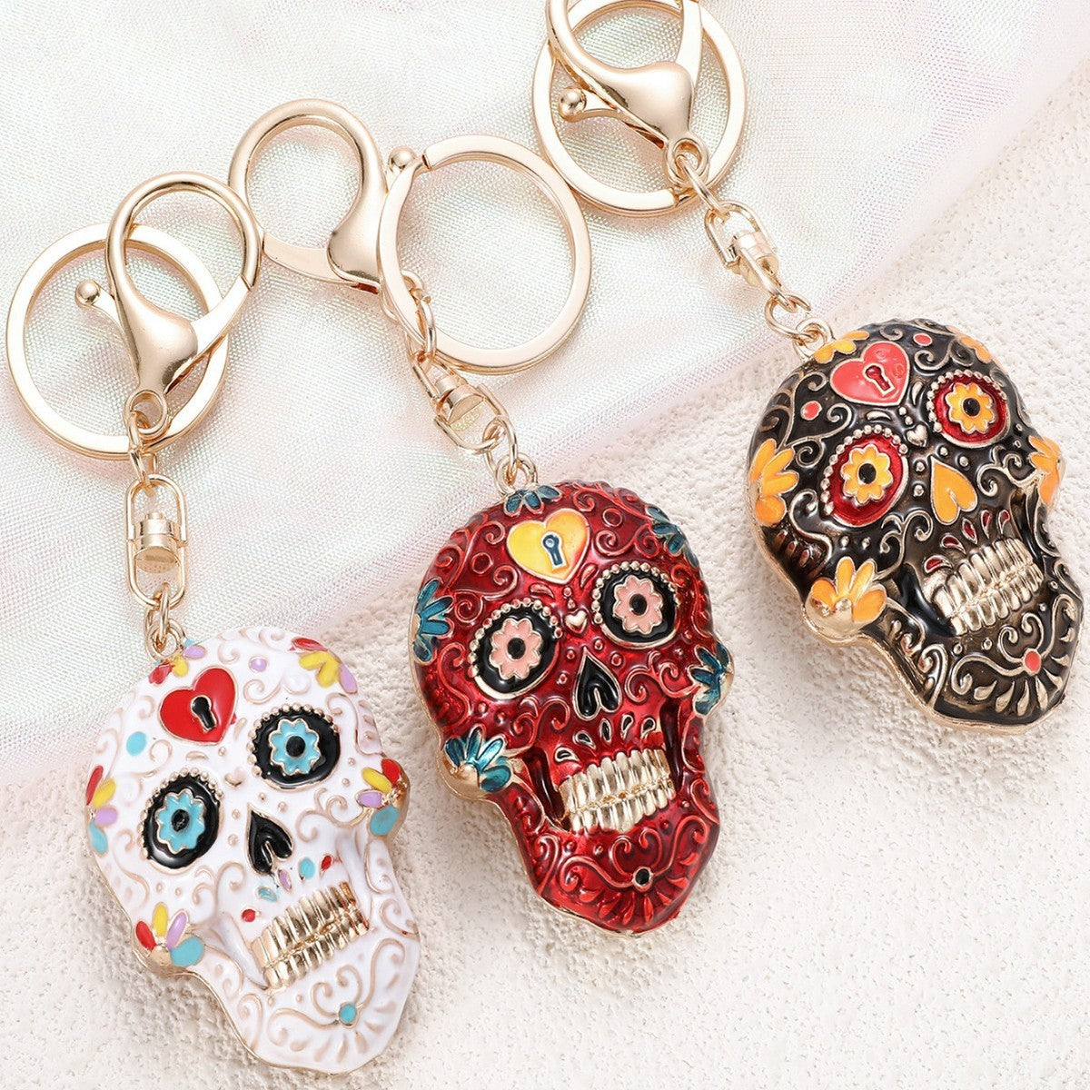 Llavero de calavera de mandala de Halloween con esmalte multicolor - Accesorio de arte moderno