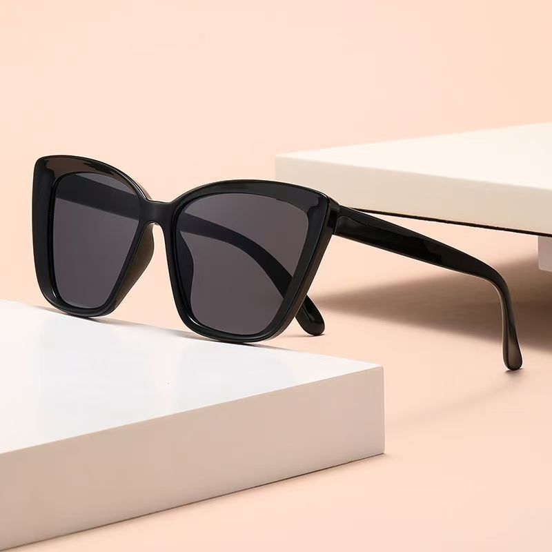 Gafas de sol de ojo de gato con montura grande y diseño moderno para mujer