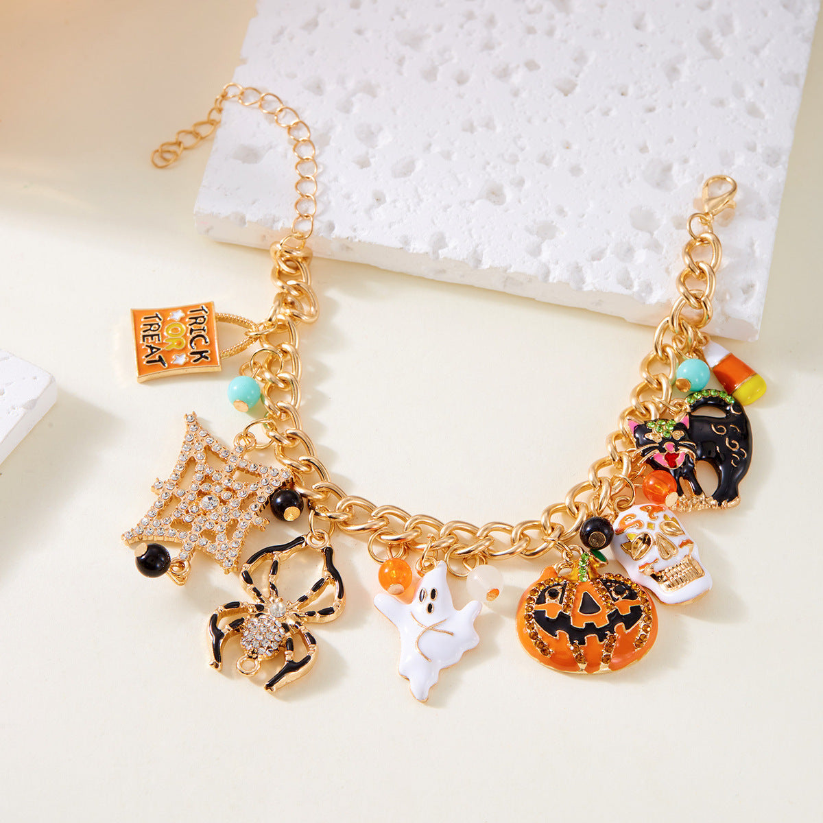 Pulsera navideña con colgante de araña fantasma, calavera y calabaza de Halloween