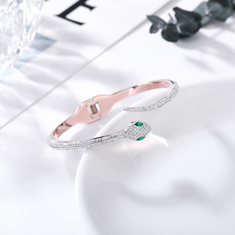 Pulsera de serpiente con circonitas cúbicas sencillas a la moda para mujer