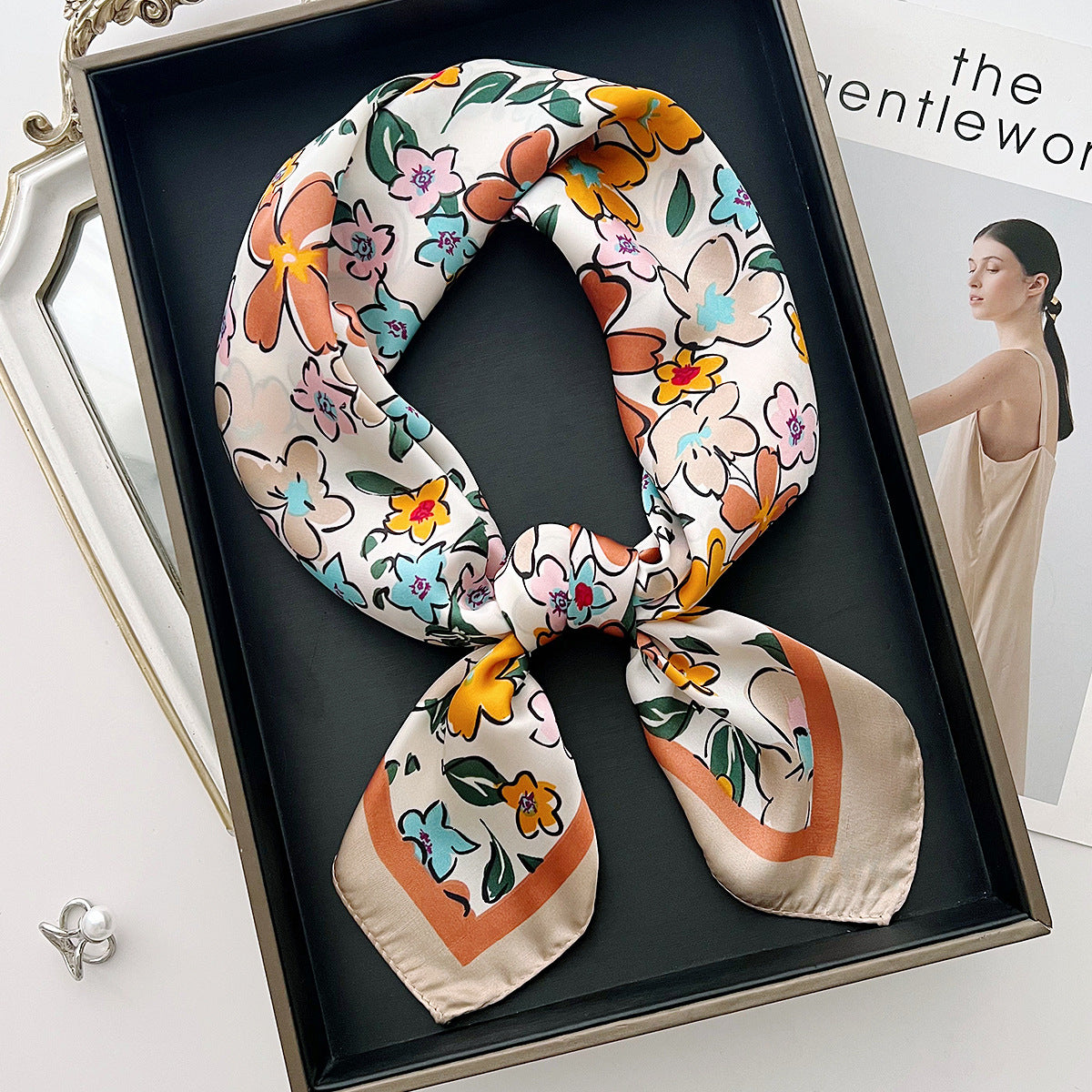 Pañuelo de seda cuadrado pequeño con estampado floral para mujer