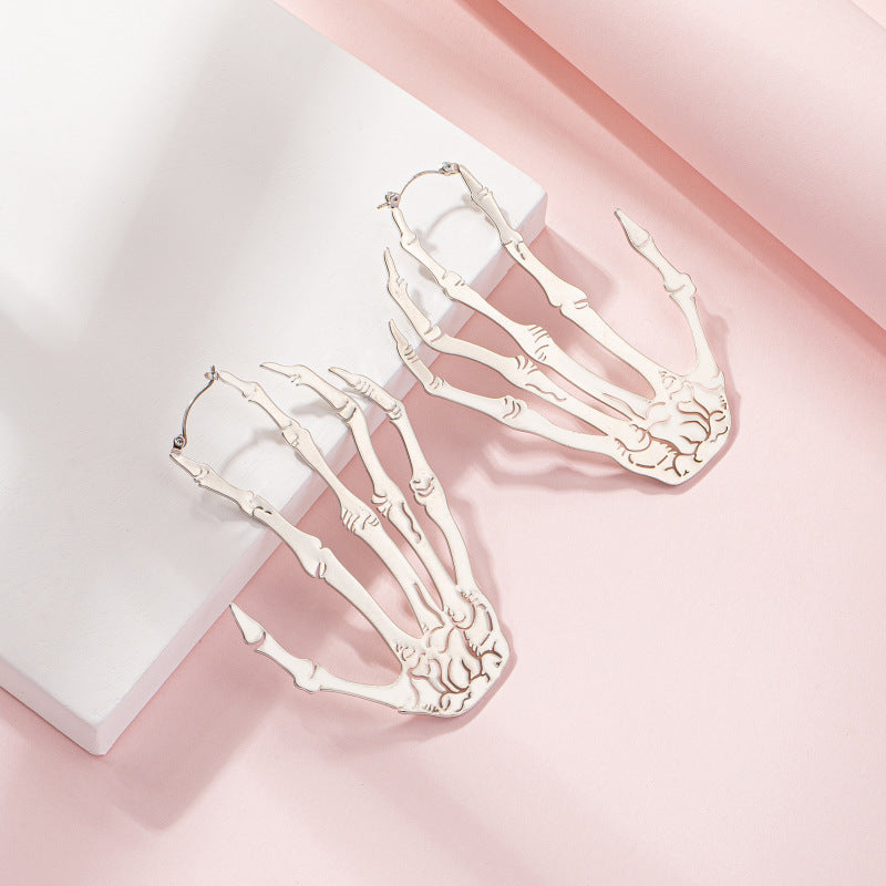 Halloween Exaggerated Woman Retro Creative Skull Claw Alloy Earrings