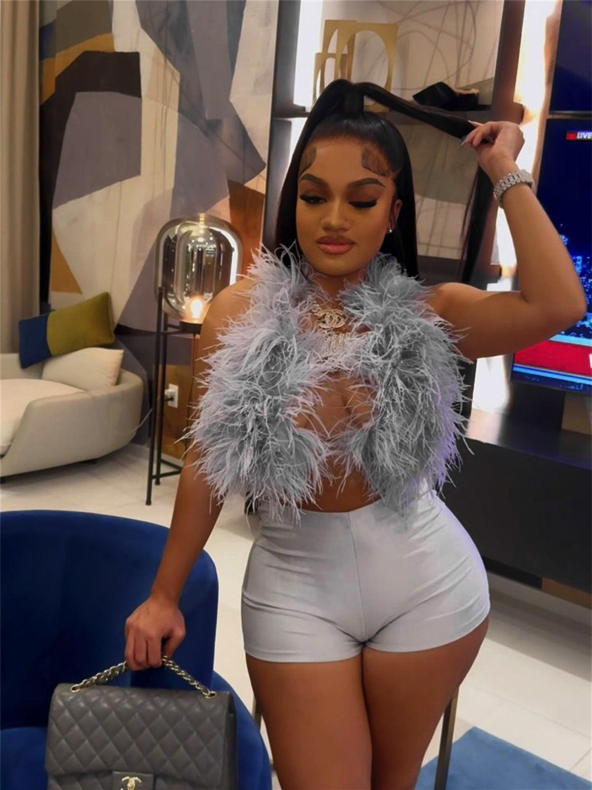 Conjunto de dos piezas de top corto con cuello halter y plumas sexy para mujer, sin espalda y pantalones cortos ajustados