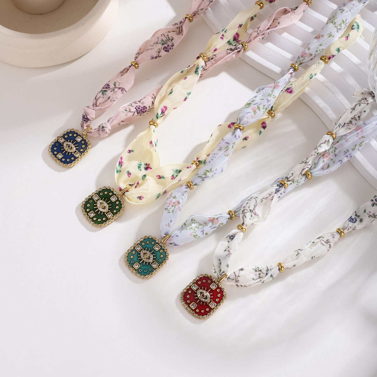 Collar con colgante de bufanda de seda con aceite multicolor a la moda para mujer