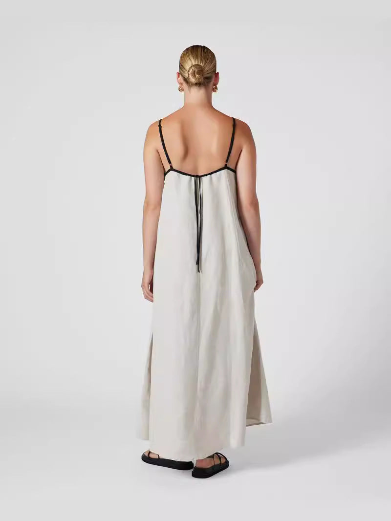 Robe longue de couleur contrastée pour les vacances d'été