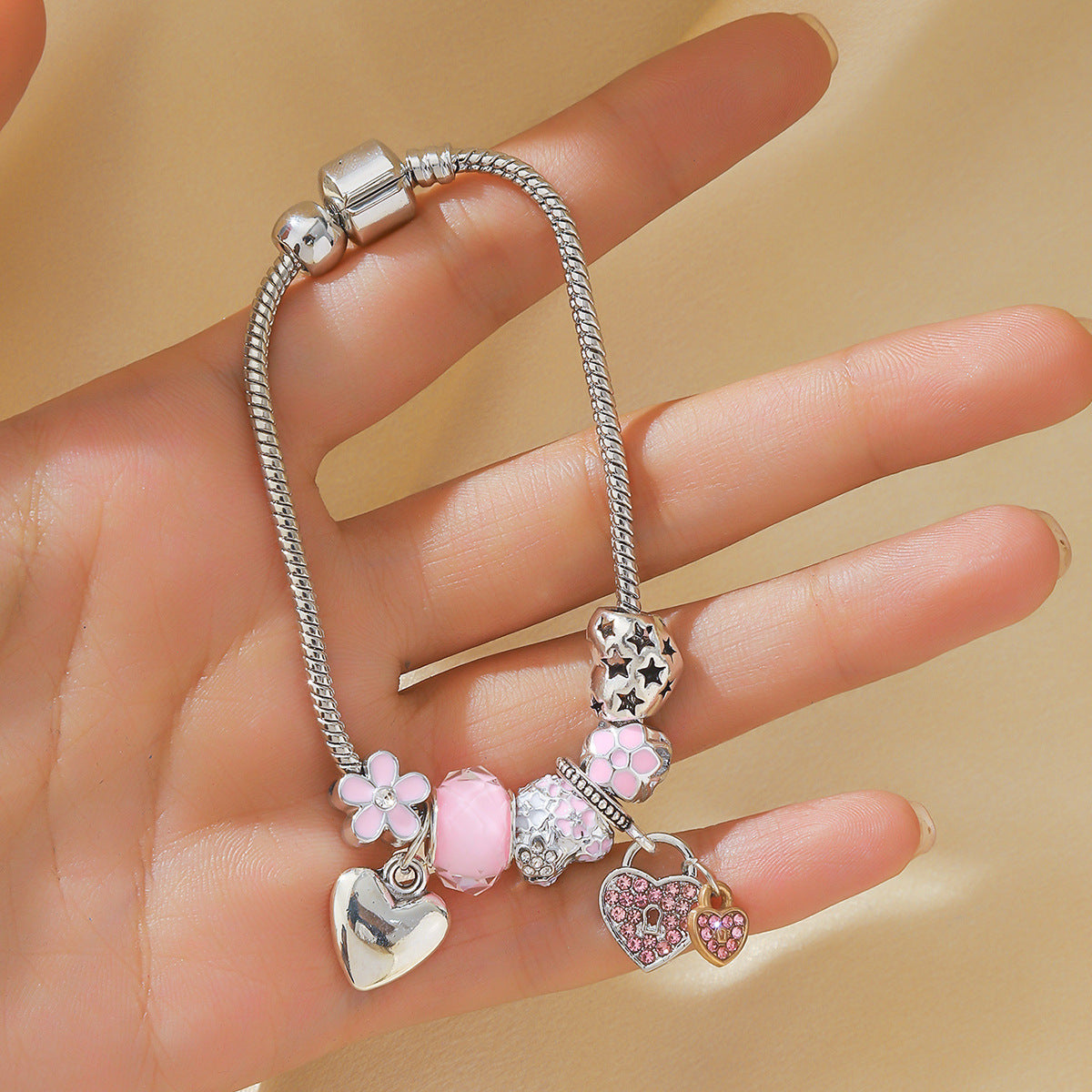 Pulsera con colgante de estrella de cinco puntas y oso de amor para mujer