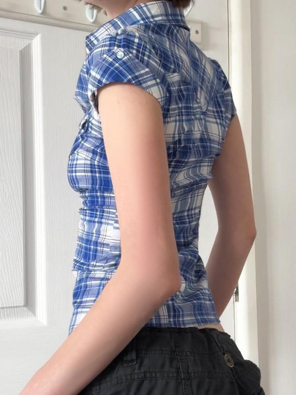 Chemisier slim à carreaux et manches bouffantes pour femme