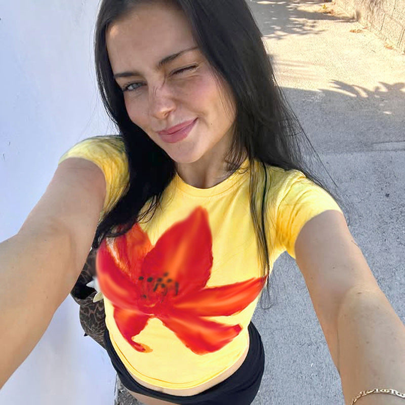 Top corto de manga corta con cuello redondo y estampado bonito a la moda para mujer