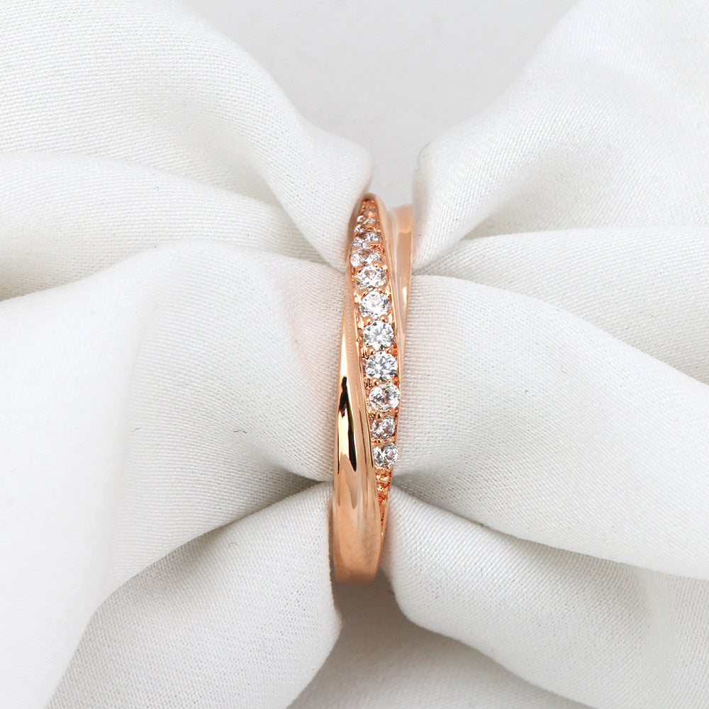 Anillo de circonita microincrustada simple de moda para mujer