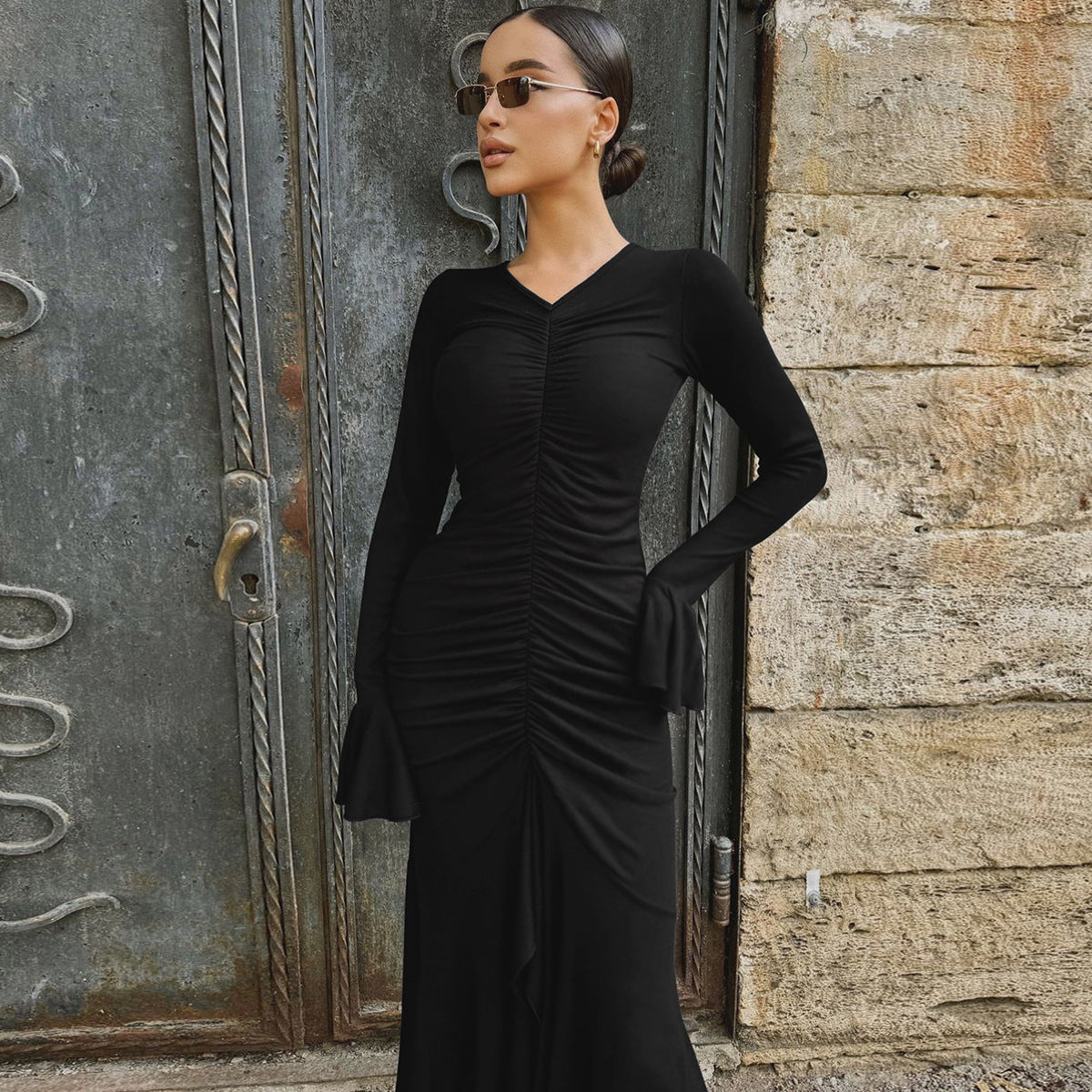 Vestido largo fruncido con escote en V y color liso para mujer