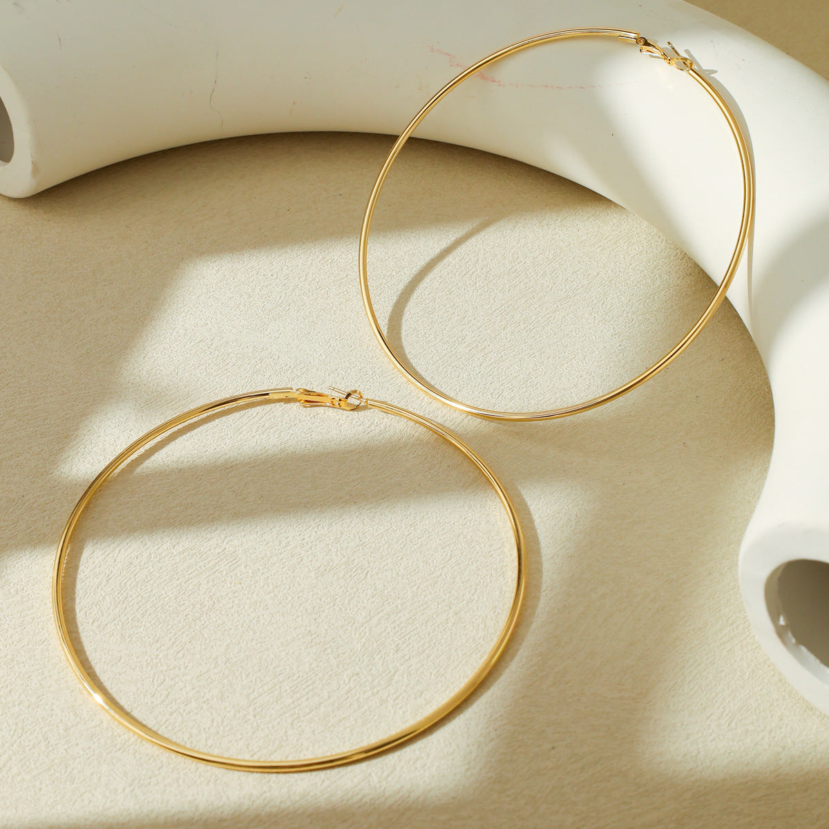 Personality Exaggerated Simple Hoop Earrings Gold Geometric Style