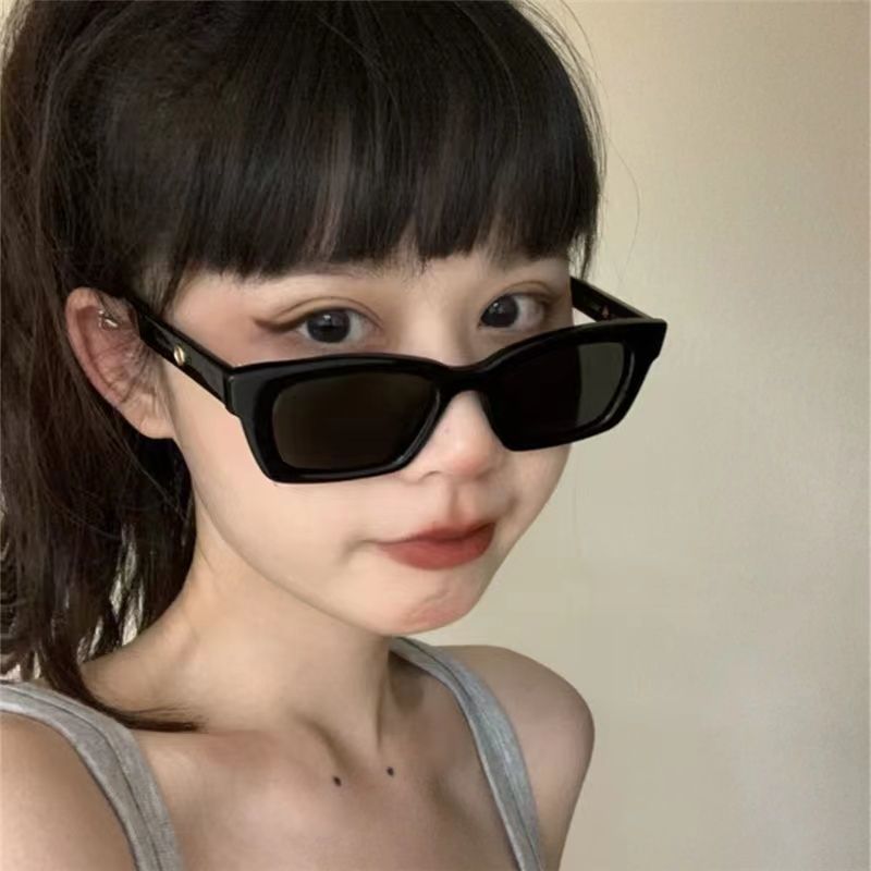Gafas de sol vintage con montura cuadrada