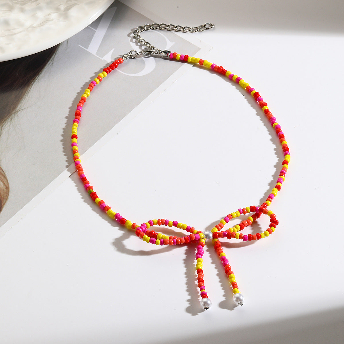 Collar bohemio con cuentas de arroz y lazo para mujer