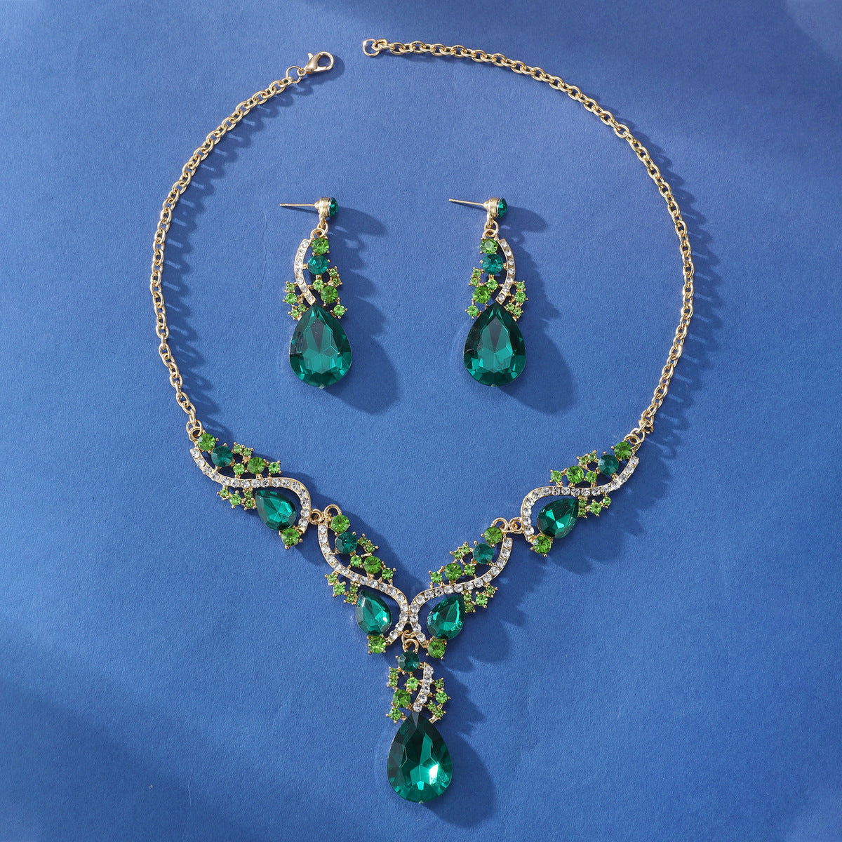 Exaggerated Fashion Emerald Necklace and Stud Earrings Set - Rhinestone Alloy Jewelry