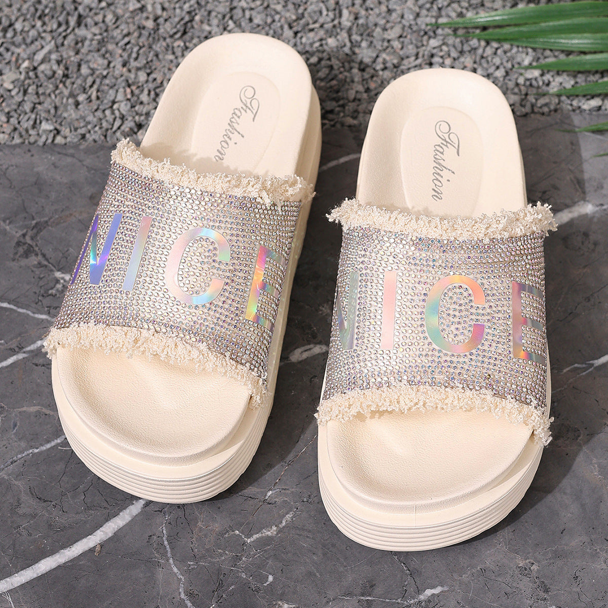 Pantuflas de plataforma con diamantes de imitación y punta redonda