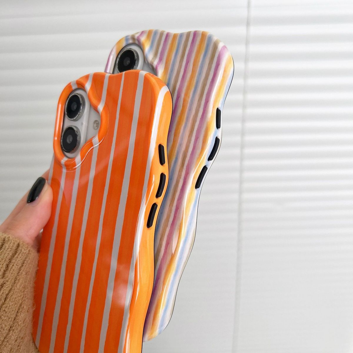 Women Fashion Color Matching Stripe Wavy Edge Iphone Case