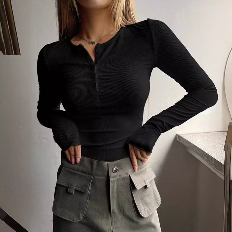 Camiseta básica de mujer de otoño e invierno con botones de color liso y punto acanalado