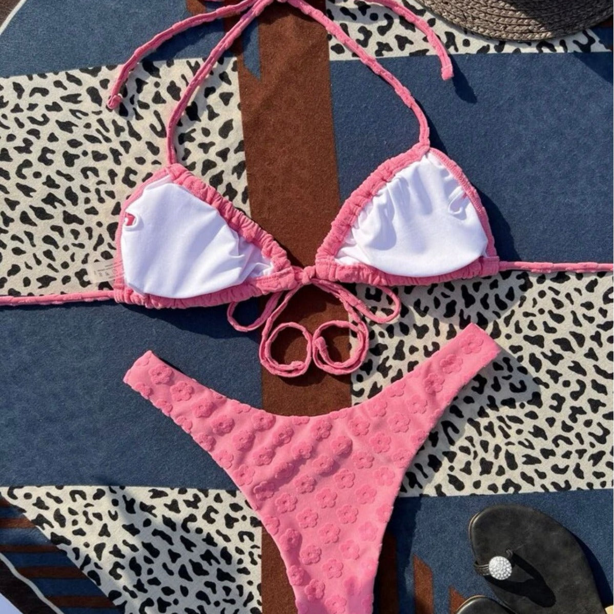 Traje de baño de bikini con cuello halter floral de color sólido para mujer