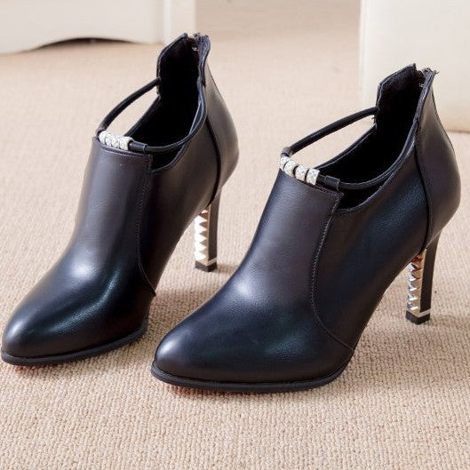 Chaussures à talons hauts à bout pointu et couleur unie pour femmes
