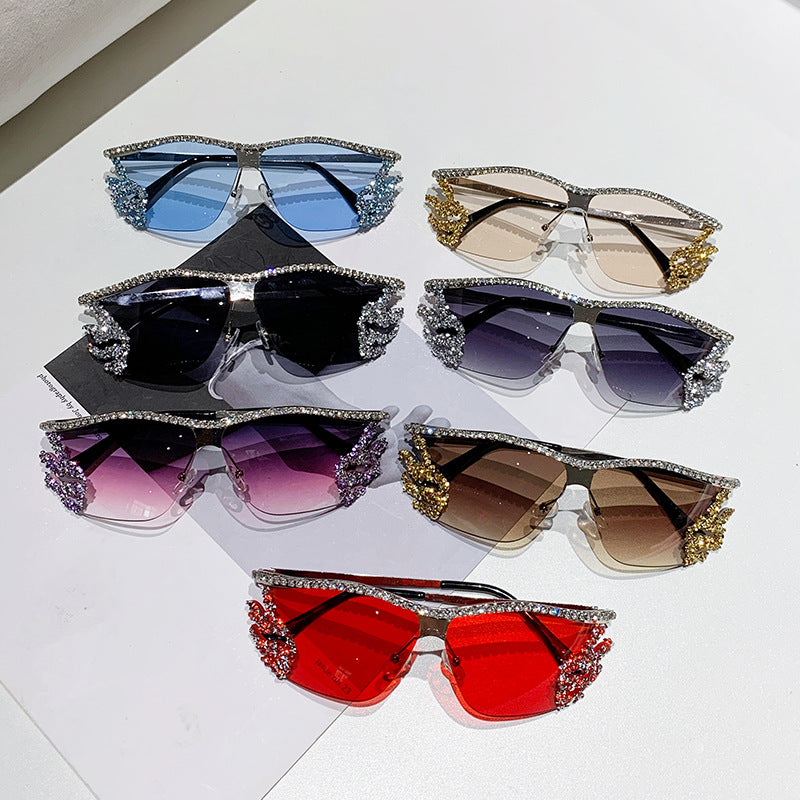 Gafas de sol sin montura con diamantes de imitación de metal irregulares de moda con un estilo único