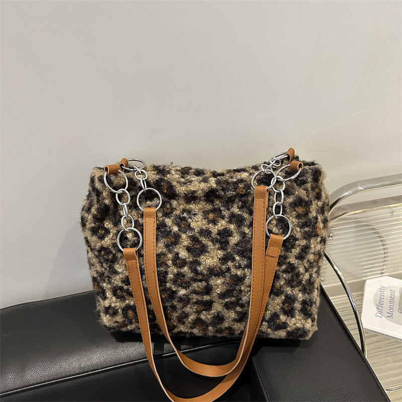 Bolso tote con cadena de peluche de leopardo para mujer