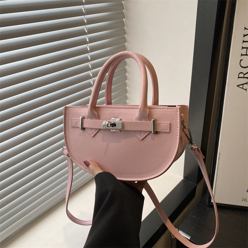 Bolso de hombro de diseño moderno para mujer, ideal para el día a día en verano.