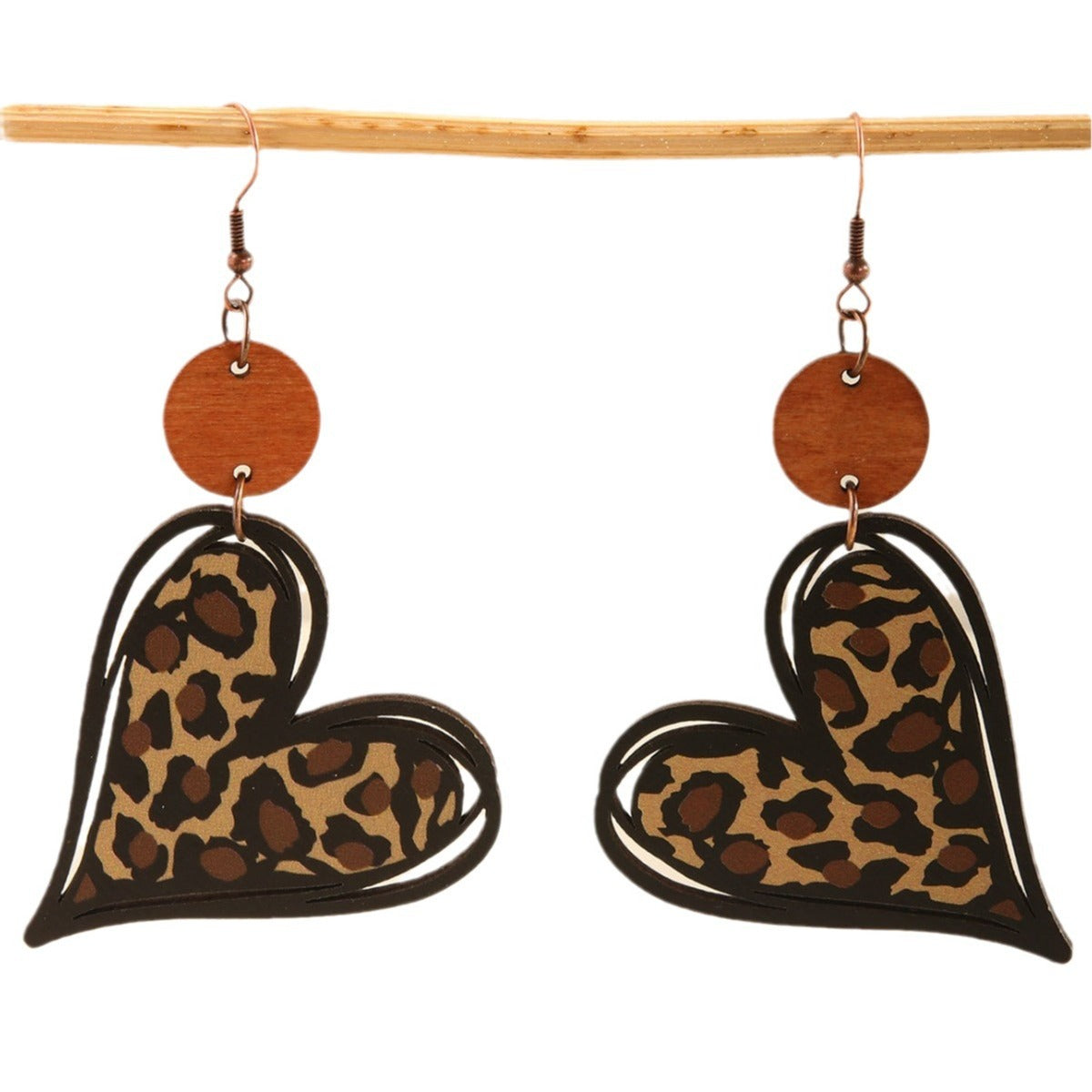 Pendientes bohemios de virutas de madera con forma de corazón y diseño de leopardo