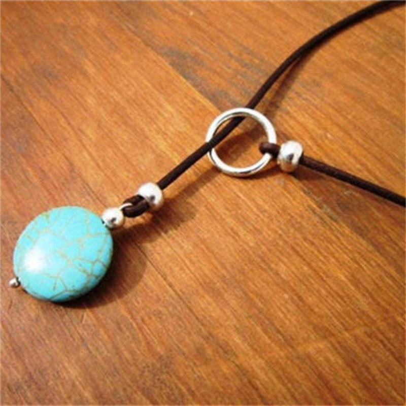 Collar de cuerda de cuero verde con diseño floral bohemio