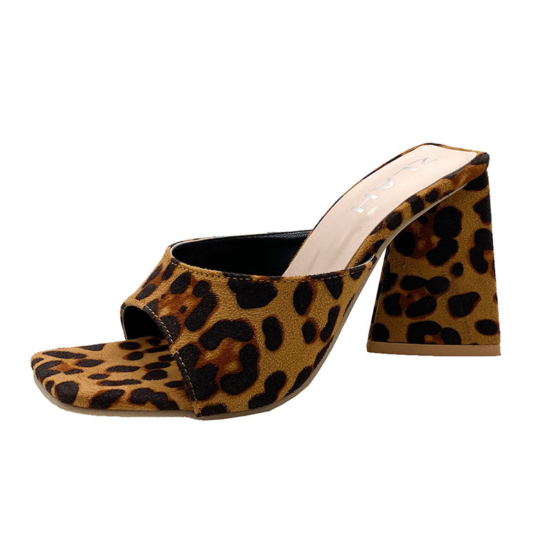 Talons compensés carrés à imprimé léopard tendance