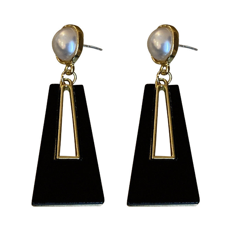Women Fashion Exaggerated Geometric Earrings in Zinc Alloy