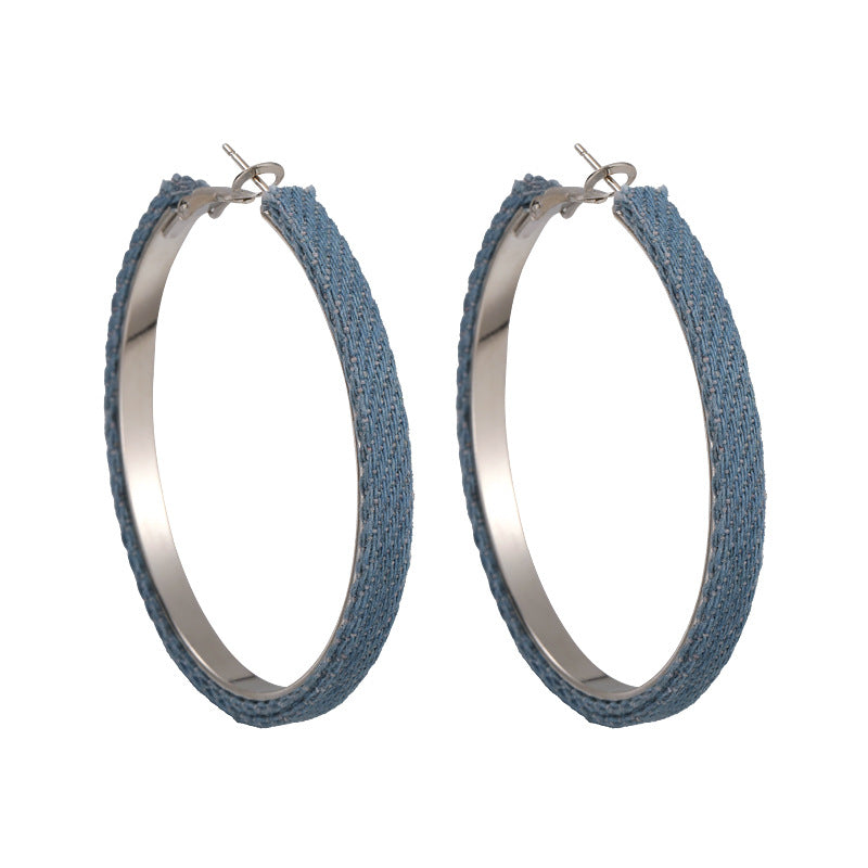Boucles d'oreilles rondes en denim simples et tendance