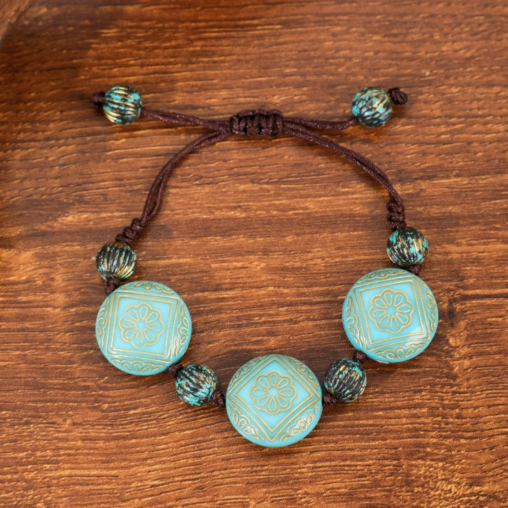 Pulsera bohemia de cuentas turquesas hecha a mano
