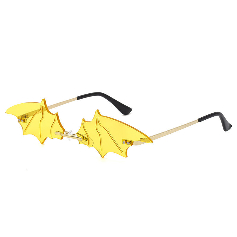 Lunettes de soleil d'Halloween à petite monture en forme de chauve-souris pour femmes