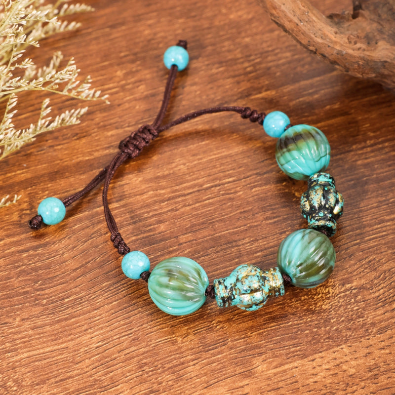 Pulsera bohemia de cuentas turquesas hecha a mano