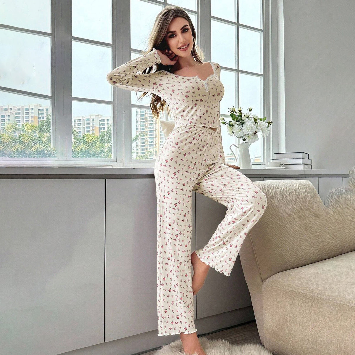 Women Casual Floral V-Neck Long Sleeve Pajama Set with Loose Pants